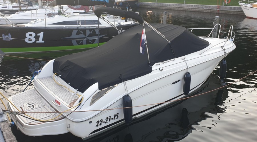 Sea Ray 235 Weekender