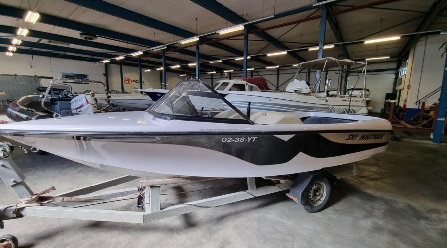 Correct Craft Ski Nautique 196 op LPG