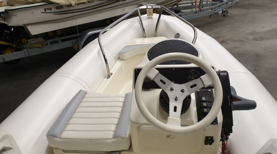 Zodiac Yachtline 380 DL met nieuwe Yamaha F20GEPL