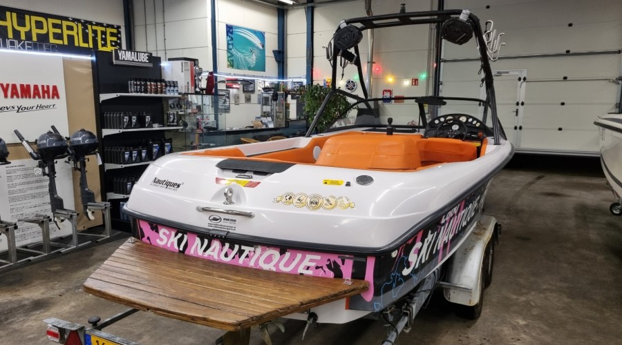 Ski Nautique 196 op LPG